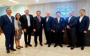 中城衛(wèi)保安集團(tuán)和全球著名押運(yùn)及現(xiàn)金處理公司——美國(guó)布林克公司在上海中城衛(wèi)總部簽署合作協(xié)議，正式宣告成立合資公司