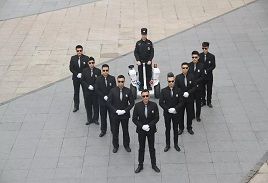 張?zhí)鞇垴{臨重慶，這次太子妃的安全就全靠他們來守護(hù)了…